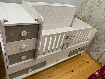 Oğlan və qız üçün, Beşik