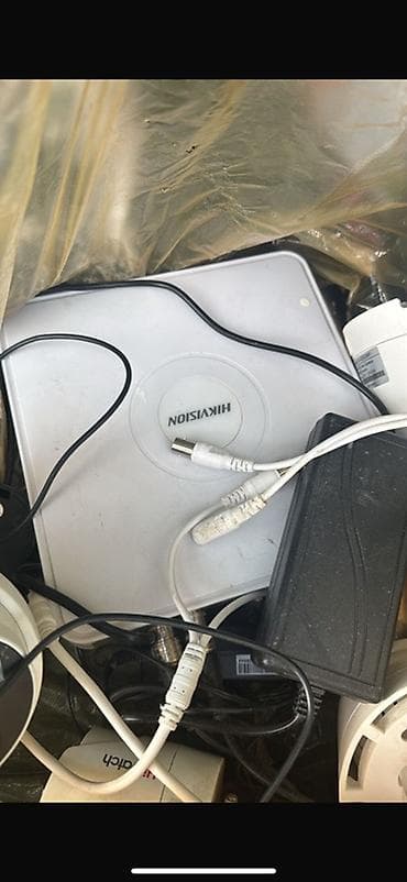 hikvision kamera: Hikvision videomüşahidə sistemi komplekti 4 eded kameradi Tərkib: - — 2