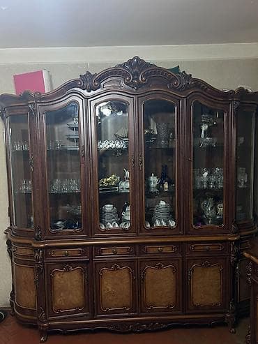 mebler: Köçlə əlaqədar 2 ədəd mebel dəsti satılır. Hər biri 120 manat. Mebel — 2