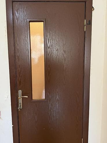 wuwe qapilar: MDF qapı – şüşə pəncərəli, qəhvəyi rəng - Material: MDF (taxta — 4