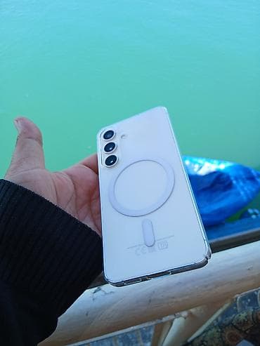 m3 pro: Samsung Galaxy S24 — 2