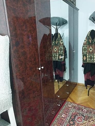 berber guzgu: Məhsul: Dolab Təsvir: - Klassik dizaynlı, tünd qəhvəyi rəngli şkaf - — 1