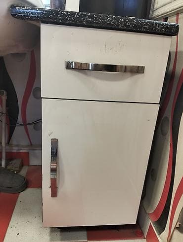 tibbi avadanliqlar az: ENDİRİM OLACAQ ✅✅Salon üçün yuyucu lavabolu iş stolu və güzgü dəsti - — 3