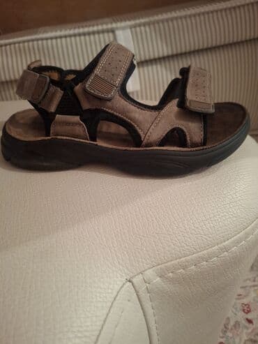 Daraq panellər: Kişi üçün rahat yürüş sandaleti - Rəng: boz-qara tonlarda - Material — 1