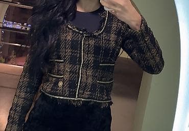 Qadınlar üçün qısa tweed jaket - Rəng və naxış: qara-qızılı tonlarda