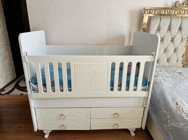 işlənmiş uşaq beşikləri: Oğlan və qız üçün, İşlənmiş, Dördbucaq, Beşik, Dəstsiz, Matras ilə, Yellənmə mexanizm ilə — 1