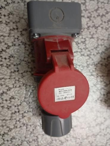 Tikinti daşları: Sənaye tipli üçfaza rozetka və fiş dəsti - Brend/model: bemis — 2