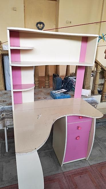 Uşaq/yeniyetmə otağı üçün kompüter və dərs masası - Rəng: ağ və — 1