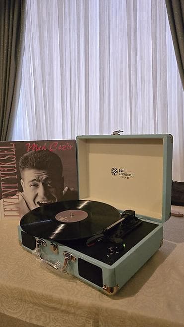 Qrammafonlar Mehduddur!!! Çox gözəl Retro Qramafonlar və göz oxşuyan