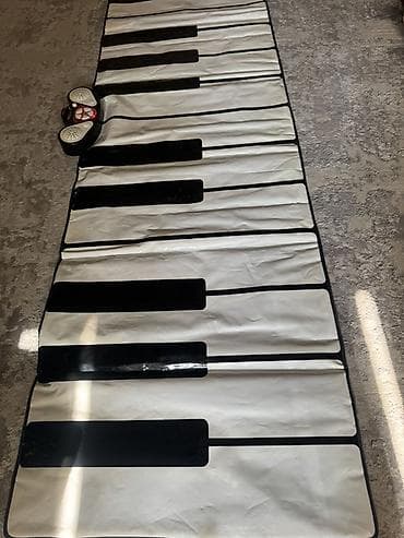Nəhəng interaktiv piano xalçası - Ayaqla və ya əllə basaraq çalınan