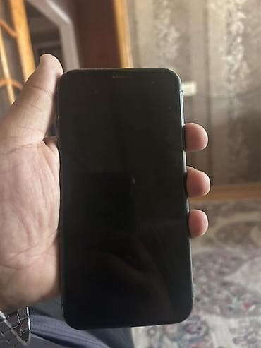 17 pro max 512: IPhone 11, Qara, Face ID — 1