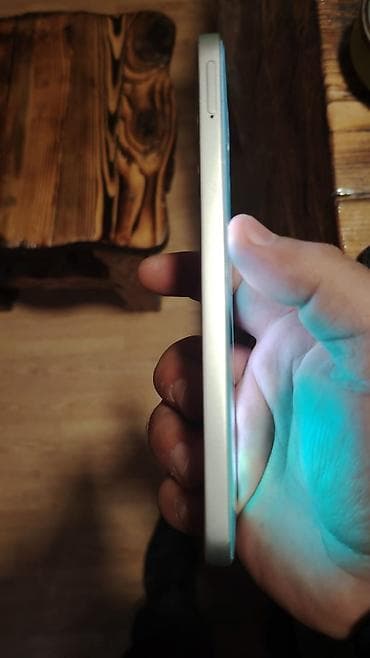 kontakt home note 7: Honor 8C, 256 GB, rəng - Gümüşü, Qırıq — 4