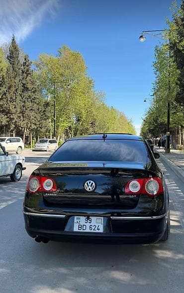 turbo az dörd göz dizel: Volkswagen Passat: 2 l | 2005 il Sedan — 4
