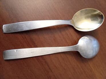 sade alçipan fiqurlari: Dekorativ əşyalar dəsti - İtlə kompozisiyalı masa saatı: Qara-bürünc — 5