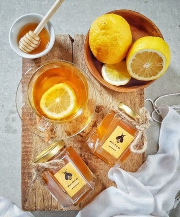 arı balı: Məhsul: Təbii Ağdərə balı – şüşə qabda Təsvir: - Şəffaf şüşə — 1