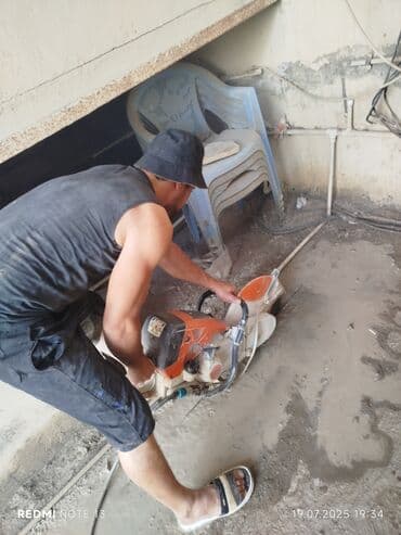 malyar işi: Səssiz tozsuz səliqəli kəsim. Beton katlavan monolit kubik — 6