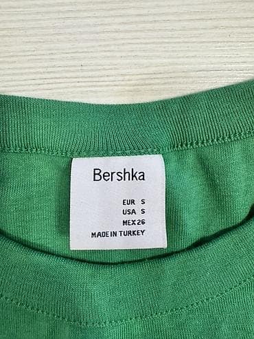şort: Bershka markalı yaşıl rəngli qadın topu. Ölçü: S Brend: Bershka — 3