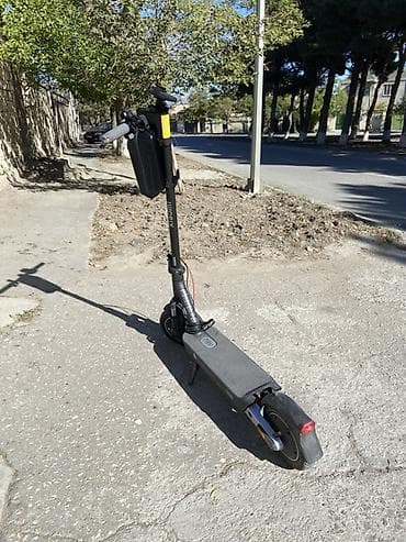 Elektrik skuter – “PRO” seriyası - Güclü ön və arxa işıqlanma — 2