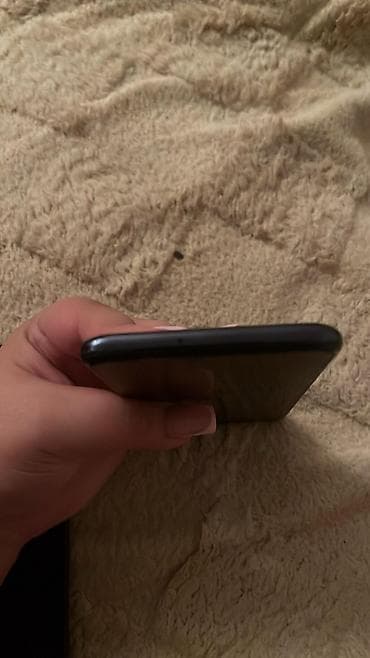 ev temizliyen: Samsung Galaxy A51, rəng - Qara, Qırıq — 3