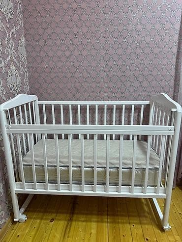 Oğlan və qız üçün, Dördbucaq, Beşik, Dəstsiz, Matras ilə, Yellənmə mexanizmsiz — 3