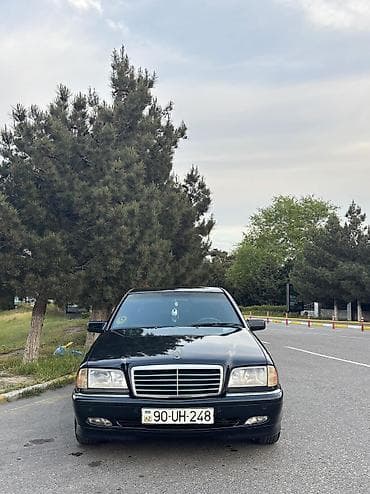 c 200 mercedes: Mercedes-Benz 220: 2.2 l | 1998 il Sedan — 1