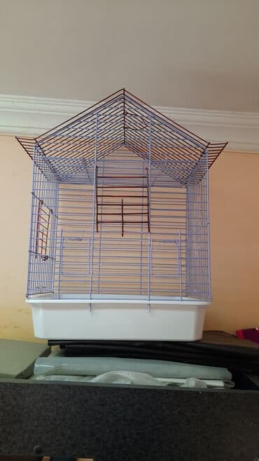Quş qəfəsi – ev şəklində damlı model - Material: möhkəm metal
