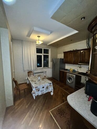 Kirayə mənzillər: Ev düz metronun yanında yerləşir.İnternet kondisioner paltaryuyan hər — 3