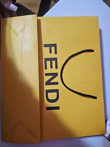 dekor divar: Fendi paket original - Rəng: brendin klassik sarısı - Üzərində qara — 2
