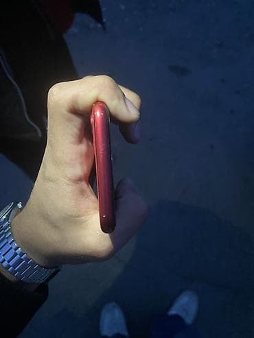 premier 7 kg: IPhone 11, Qırmızı, Face ID — 4