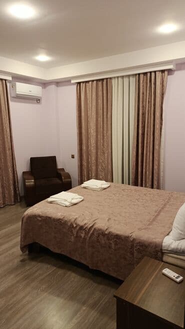 Otaqların uzunmüddətli kirayəsi: Günlük kirayə otaqlar – rahat və geniş Təsvir: - İki növ otaq: 1) iki — 2