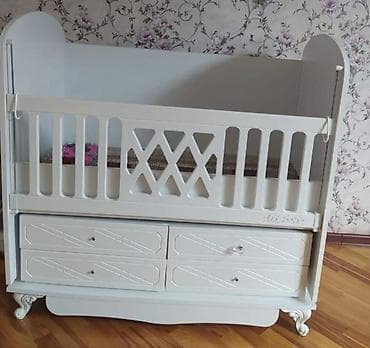 Besik yaxsi veziyyetde matrasida var.qiumet son.Unvan Bine