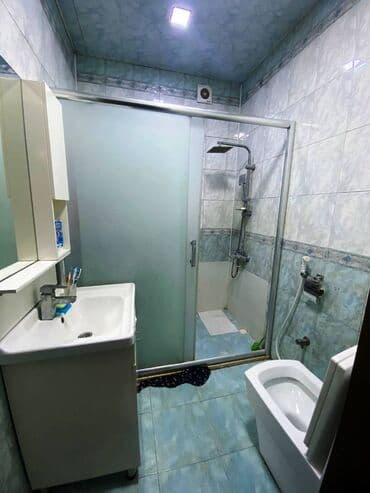 20 ci sahede kiraye heyet evleri: 3 otaqlı, Yeni tikili, m. 28 may, 130 kv. m — 15