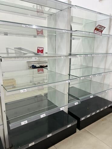 Avtoservis avadanlıqları: Magaza ucun vitrinler hundurluk 1.50 en 090 sm. Divar vitrinleri ise — 4