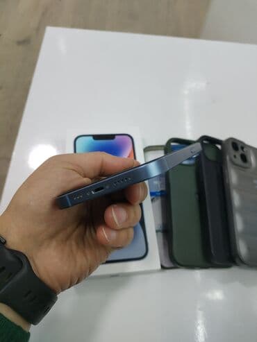 telefon iphone 16: IPhone 13, Mavi, Simsiz şarj — 5