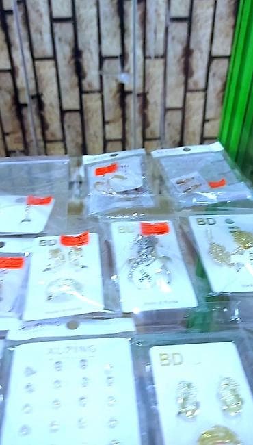 etir qab: Hazır Ətir biznesi satılır. Kondinsaner, mebellər, vitrinlər — 9