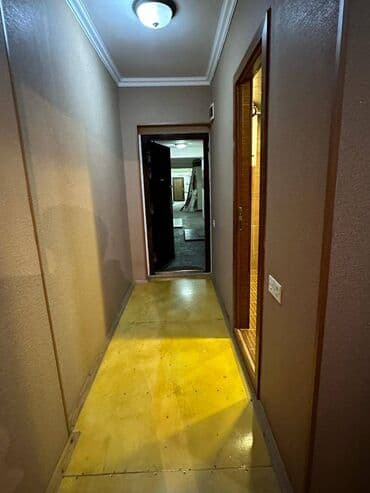 1 otaqlı kohnə tikili: Razində Ülvi şadlıq sarayı yaxınlığında,20 mərtəbəli tikilinin 6-cı — 8