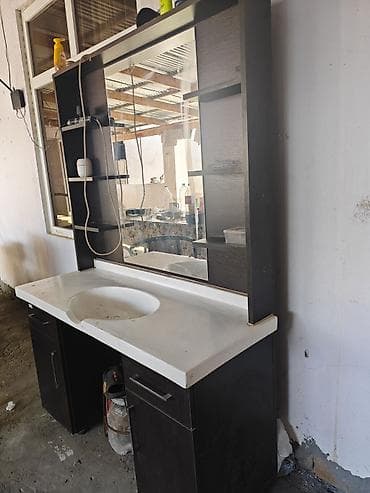 Шкафы для ванной: Vanna otağı üçün güzgülü lavabo dəsti - Üst hissədə iri güzgü və hər — 1