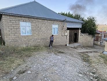 ev elan saytlari: Satılır: daş bünövrəli, manqalxanalı həyət evi - Tikili: bir — 1