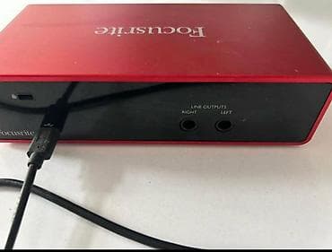 Gitaralar: Focusrite Scarlett 2i2 3rd Gen ses karti. Islek veziyyetdedir — 2