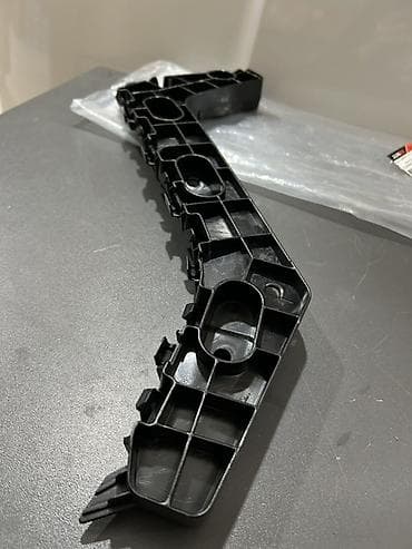 santafe buferi: Toyota arxa sağ bufer bərkidici braketi (bufer künc dayağı) - — 2