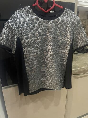 qisa kofta modelleri: Qadın bluzası - Rəng: Qarışıq – ön hissə gümüşü-boz naxışlı, yan — 1