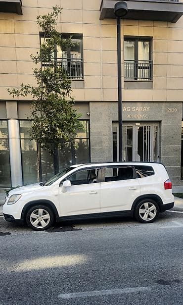 chevrolet salon: Chevrolet Orlando: 1.8 l | 2012 il 146000 km Ofrouder/SUV — 5