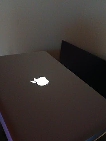 Ноутбуки: Apple MacBook Pro Super işləyir heç bir problemi yoxdu yalnız icloud — 2