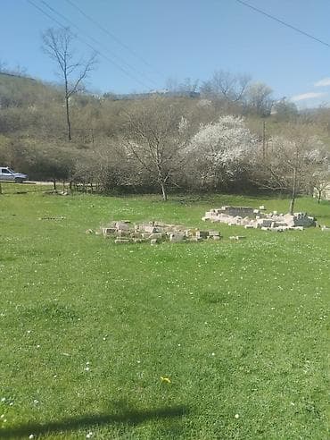 qubada satılan həyət evləri: Dağ mənzərəli torpaq sahəsi və köhnə tikili - Geniş yaşıllıqla — 6