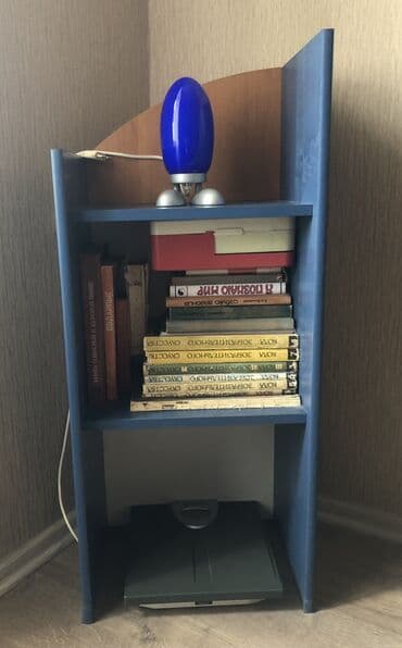 книжная полка: Книжная полка, б/у. Высота 190, ширина 116. Имеет 2 выдвижных — 2