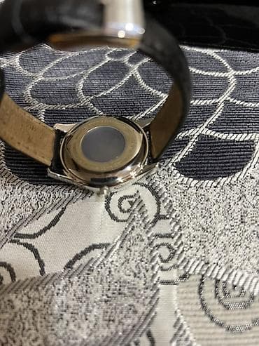 Qol saatı, Bernhard Mayer, rəng - Gümüşü