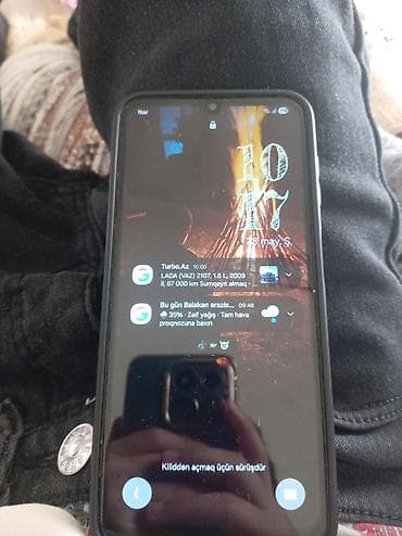 iphone 11 çekilişi: Smartfon – 3 kameralı arxa modul və LED flaş, damla tipli ön kamera — 2