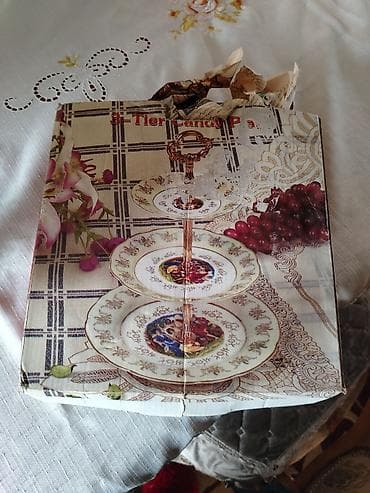 pabci tort: Tort və şiriniyyat qabı, rəng - Qızılı — 1