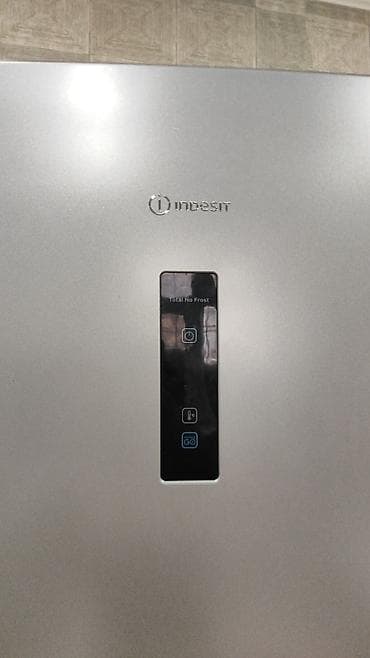 islenmis xaladenlik: İşlənmiş 2 qapılı Indesit Soyuducu Satılır, rəng - Gümüşü — 1