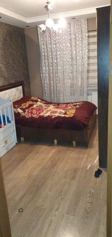 ağ şeher evler: Bakı, Bakıxanov qəs., 4 otaqlı, Köhnə tikili, 85 kv. m — 4